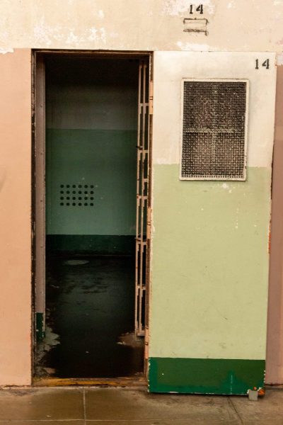 Solitary confinement cell