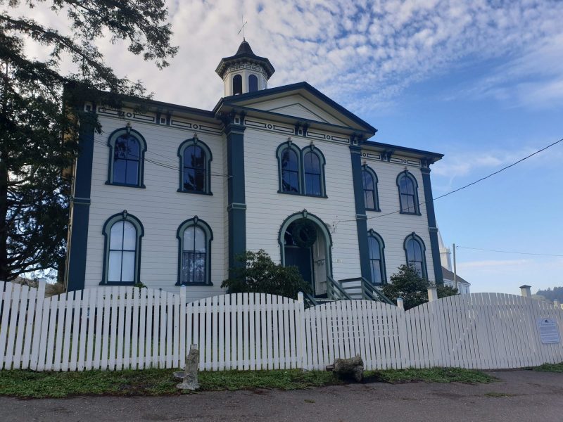 Schoolhouse (The Birds)